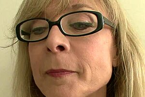 slutty cougar milf hunts young cock in lingerie for raw fuck