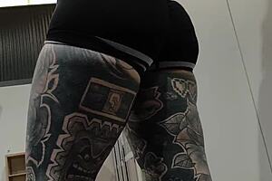 Gym milf's juicy booty shakes during intense workout session drawing all eyes