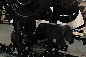 Gym milf's juicy booty shakes during intense workout session drawing all eyes