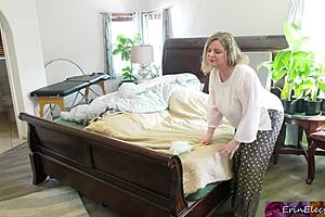 Cleaning milf bends over squirts wildly all over surprised stepson