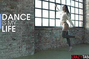 Petite Alyssa Reece Worships Cock with Feet in Hardcore Fuck