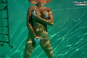 All Natural Milf Julia North Takes Underwater Anal Gaping In Pool