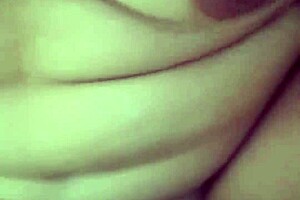 AMATEUR LATINA MILF RIDES BOYFRIEND COCK PARENTS AWAY POV