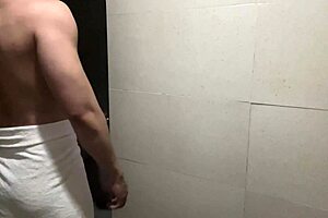 Step mom bathing curvy natural tits homemade amateur lick