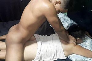 Hot stepmom gets fucked DOGGYSTYLE by stud in crazy curvy big ass action