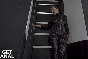 Thick Valentina Nappi Ass Craves Insatiable Anal Pounding and Deepthroat