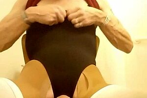 Mature shemale slut strokes monster cock hungrily