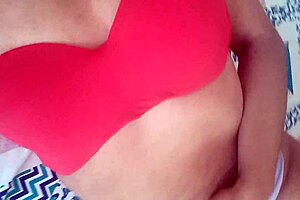 med student fingers her WET pussy... wants milk spilled to feel hornier!!