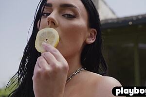 JUICY BIG TITS Kaitlynn Anderson Strips Outdoor Passion!