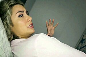 Sharing Bed Leads To Curvy Step Mom's Fat Ass Cumshot Creampie