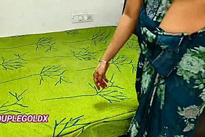 komal you're peeing on the road like that, everyone's cocks get rock hard watching ya!