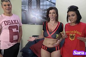 sara jay squirts everywhere making chase ryder lick her big titted milf mess