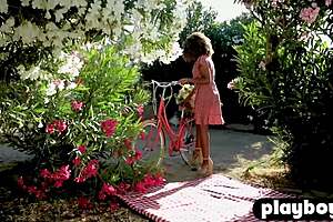 Big Tits Ebony Jenna Foxx Teases Outdoors In Lingerie Bare Perfection