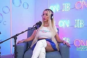 sexy colombian milf pamelaxpice squirts wild on huge oiled dildo ride