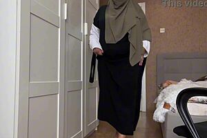 syrian hijab slut rubs wet clit up close no panties