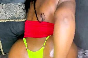 young latina milf gets anal creampie in her big mexican ass