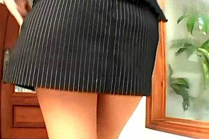 India Summers Legendary Milf Craves Rough Shaved Pussy Cumshot Facial