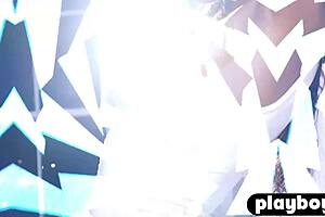 Beautiful Black Babe Poses Naked Exposing Sexy Petite Curves