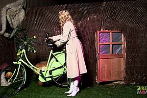 alicia rhodes helpin her dirty friend get that best anal ever in our wild foursome ugh