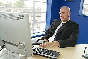 jordan kingsley deepthroats cum lover facial shaved pussy heels blue eyes