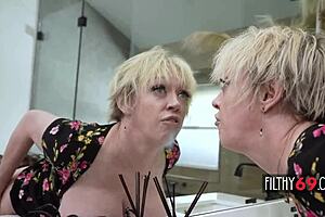 pervy stepson creampies stepmom dee williams' fat ass doggystyle!