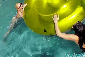 teal conrad gets kissed by big tits lesbian girls 😘👭