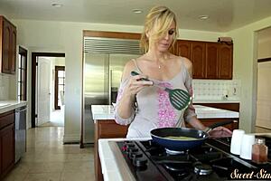 Milf Stepmom Pounded Cum Sprayed