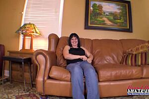 Mature brunette milf vanessa's sloppy rimjob leads to hard anal