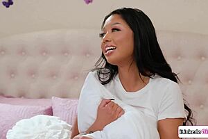 Big Tits Stepmom and Stepdaughter Scissor Wild on Pillow!