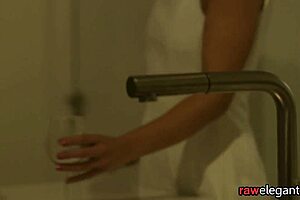 Eurobabe's Pussy Quivers Under Glam Dyke Tongue