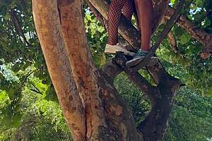 wanna see me fuck on tree at carnival swallowing stranger's load?