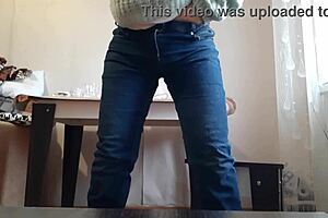 Secretary Masturbates In Office Jeans To Orgasm Relief?
