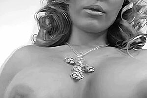 Blonde and brunette gangbang stars Liliane Tiger take double penetration cumshots facials