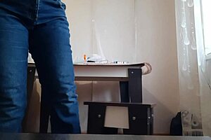 Secretary Masturbates In Office Jeans To Orgasm Relief?