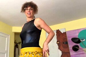 Stepmom Hires Goth Babysitter For Taboo Truth Or Dare Pussy Game