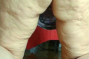 Hot Maid Stepmom Flashes Big Clit Ass Cleaning Oven for You