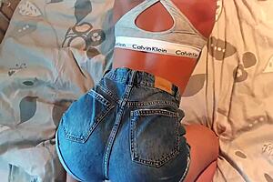 Fitness milf squirts moaning through hard anal