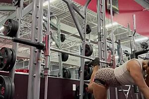 Bobbi jo's big ass pops during her tattooed outdoor workout public tease