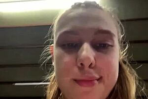 extreme gym fuck makes her squirt pussy wildly