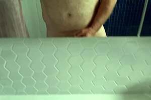 rustyas1 pays tribute to his empinadinha submissa neighbor