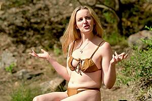 charlie forde spills dirty talk in sexy outdoor interview 🏖️😉