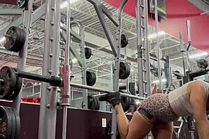 Bobbi jo's big ass pops during her tattooed outdoor workout public tease