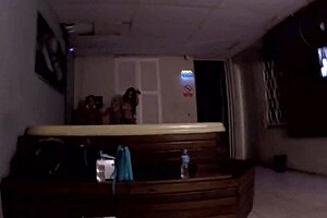 safadeza milf lady joy cardozo descontração sauna pussy play