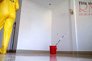 office maid strips naked sans panties for boss fuck?