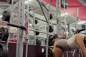 Bobbi jo's big ass pops during her tattooed outdoor workout public tease