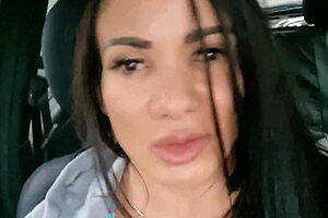 Bianca naldy flashes big clit on streets hunting public pussy licker