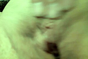 close-up milf pussy quivers in solo orgasm cum