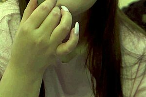 sh i want ya to kiss me... but after i squirt all over ya down there 😩💦