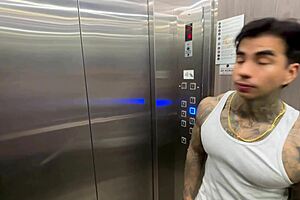 Neighbors Turn Pleasure Crazy: Hottest Elevator Casting with Fat Latina Big Tits Lick