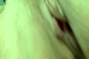 close-up milf pussy quivers in solo orgasm cum